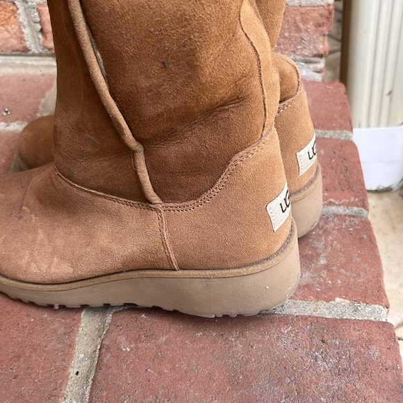 Uggs boots size 7 - Picture 3 of 6